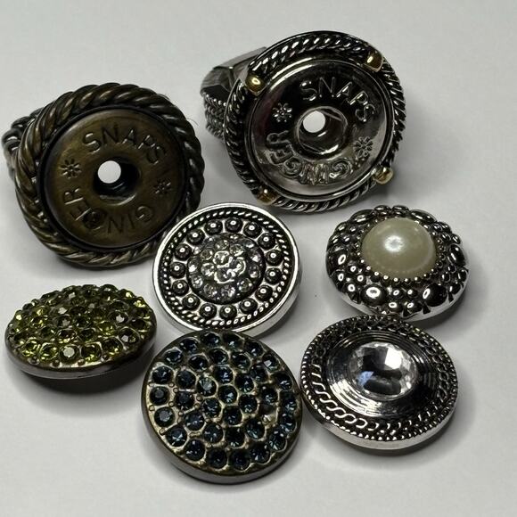 2 Ginger Snaps Adjustable Rings 5 Snaps Rhinestone Bling - Picture 1 of 9